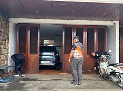 Survei lokasi service pintu henderson